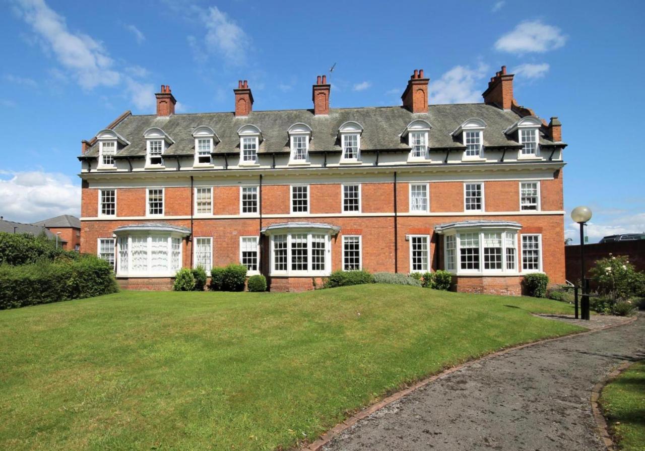 Stylish Apt With Minster Views I Pass The Keys York Bagian luar foto