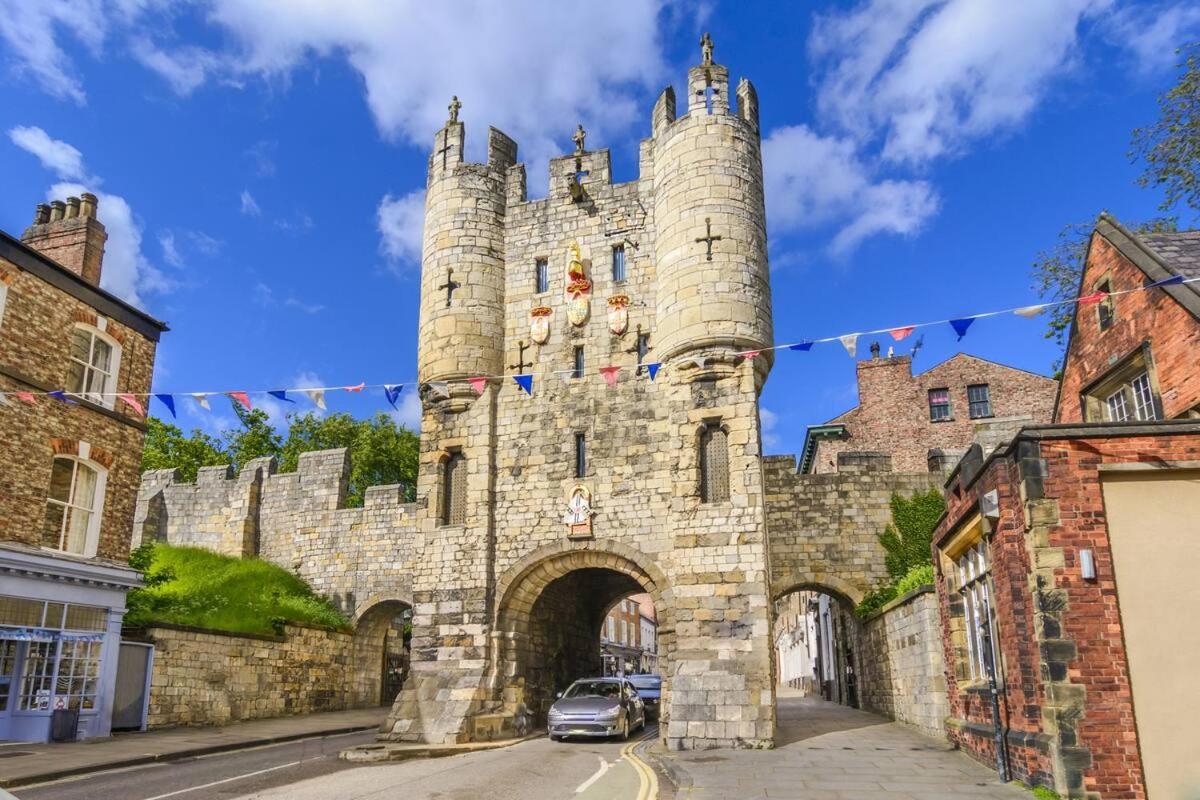 Stylish Apt With Minster Views I Pass The Keys York Bagian luar foto