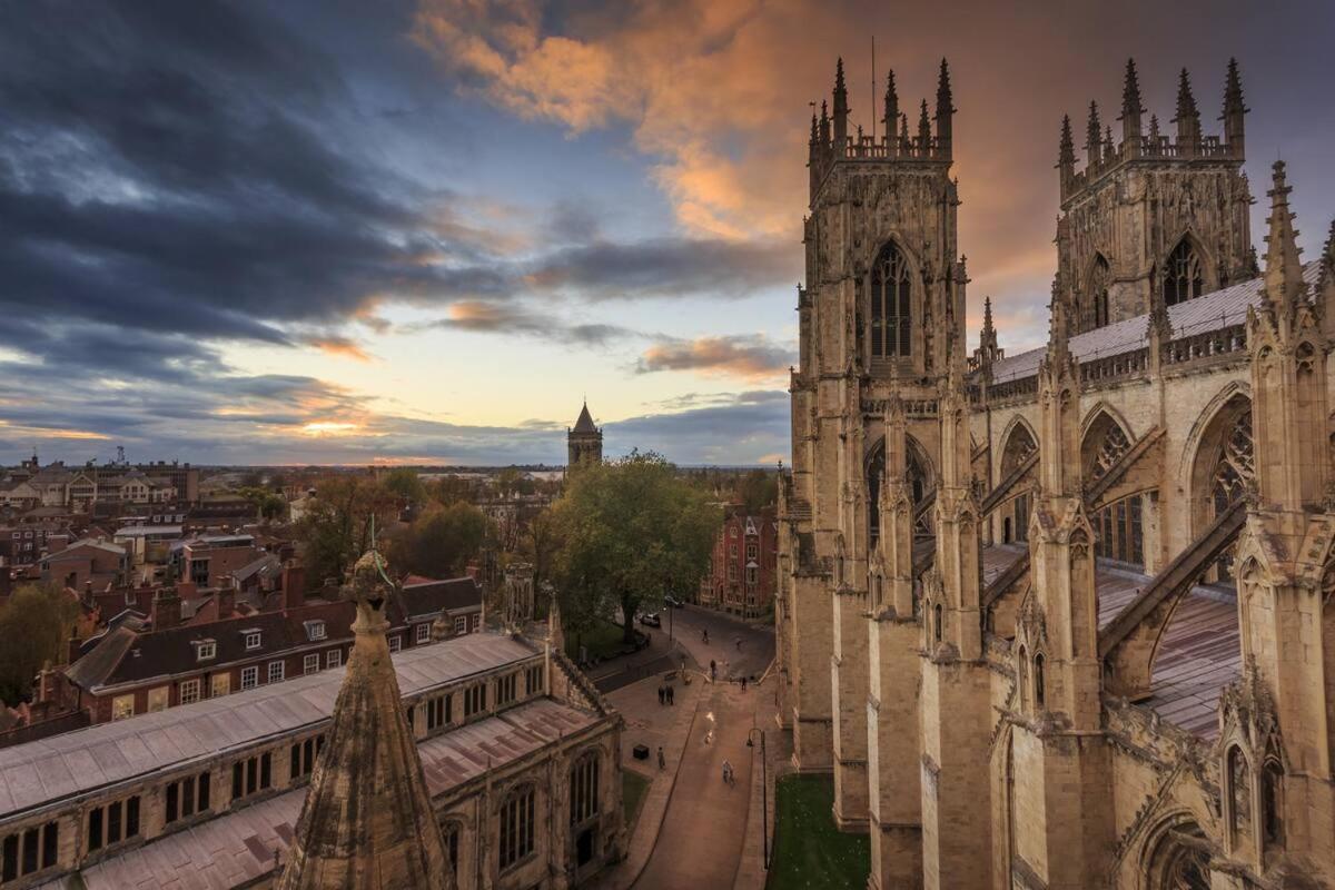 Stylish Apt With Minster Views I Pass The Keys York Bagian luar foto